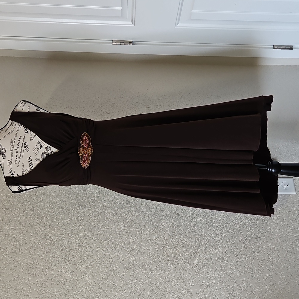 En Focus Studio - Embezzelled Cocktail Middi Dress